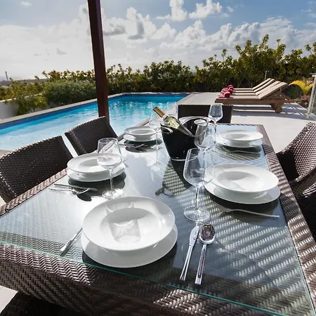 Villas Deluxe Villa